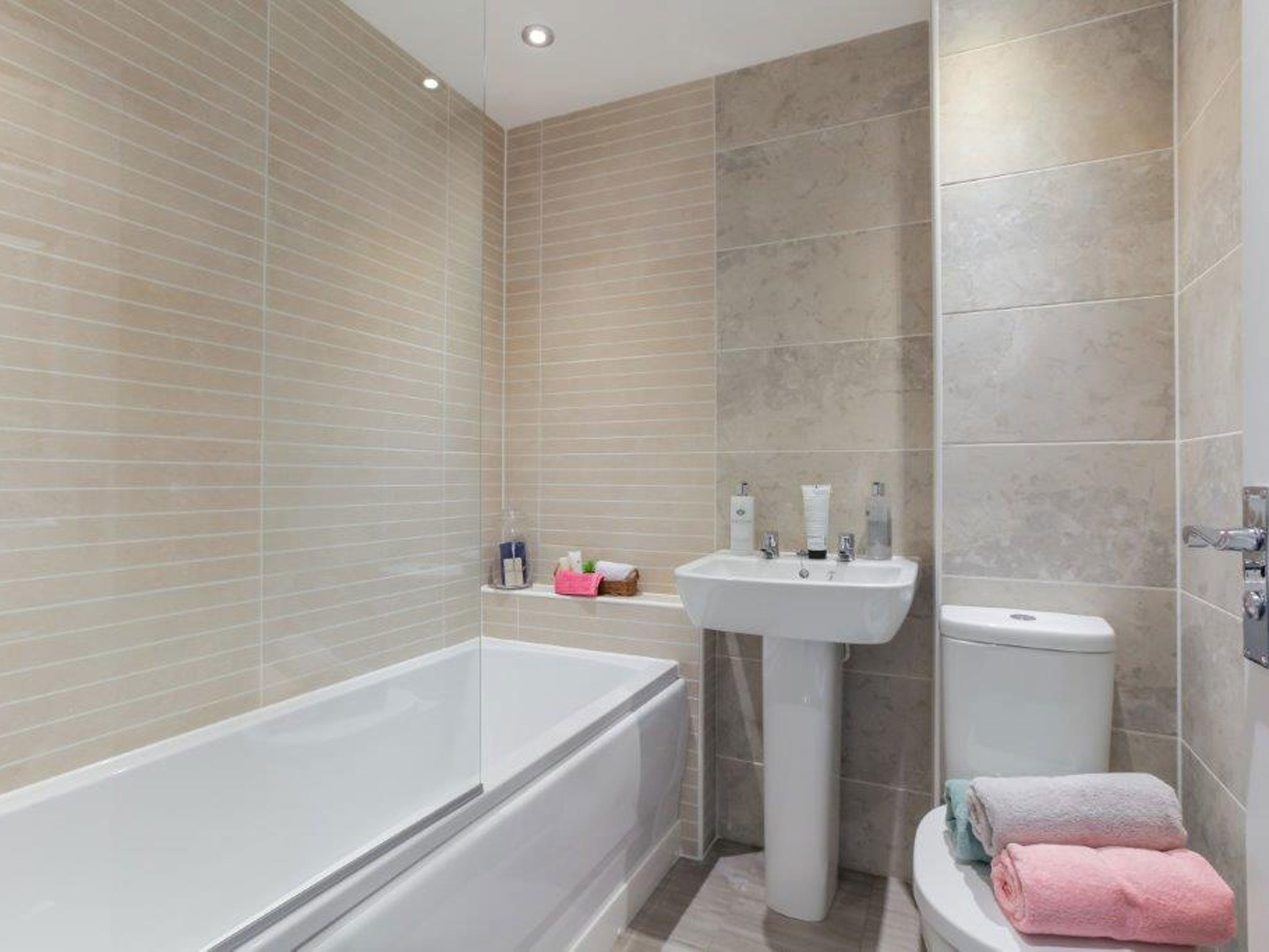 2 bedroom end terraced house for sale