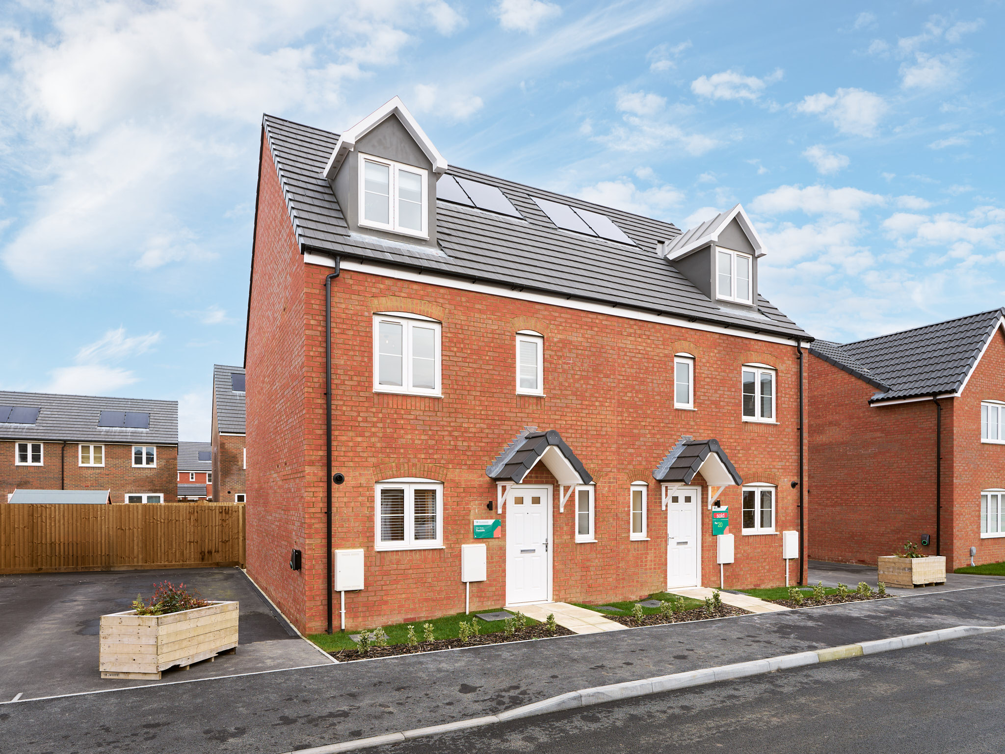 4 bedroom semi detached house for sale